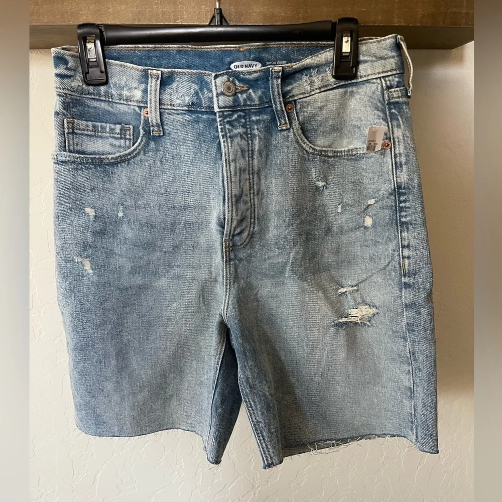 Old Navy| Sky High Short in Extra High Rise, Size 8•••Bermuda Style, NWT jorts